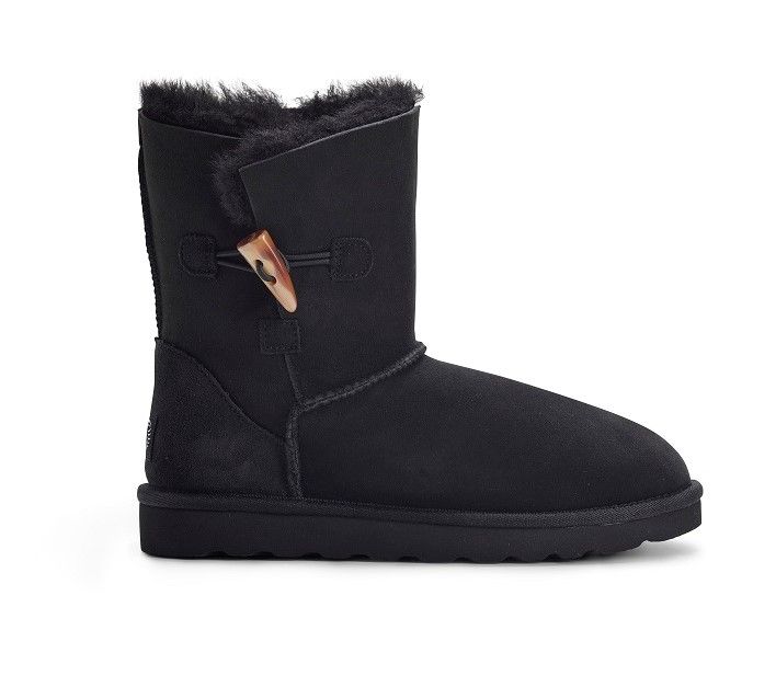 Plain deals black uggs