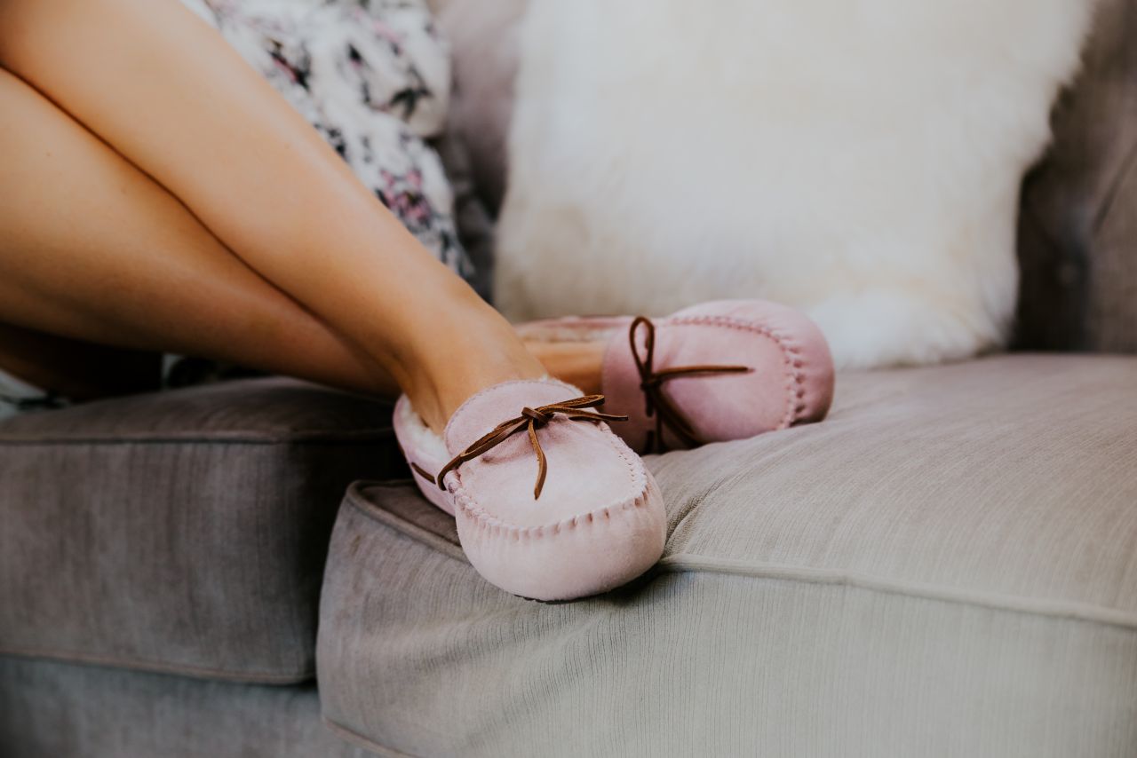Womens pink shop moccasin slippers