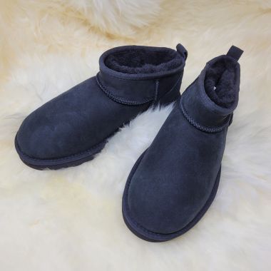Super Short Sheepskin Boots - Black