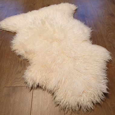 Cream White Long Wool Curly Sheepskin Rug