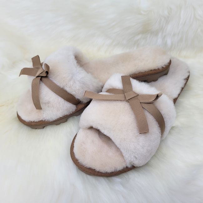 Image of Ladies Cream Sheepskin Slider with Bow